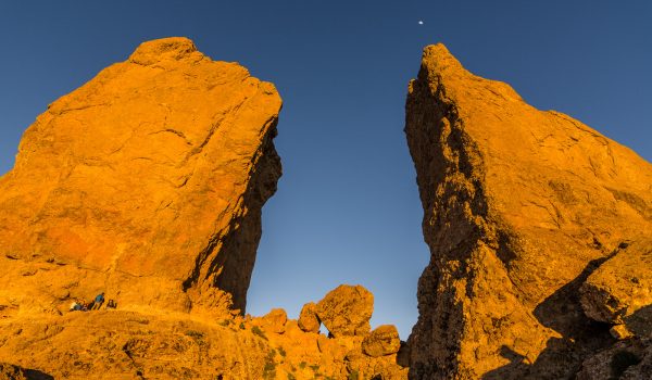 Roque Nublo o zachodzie słońca