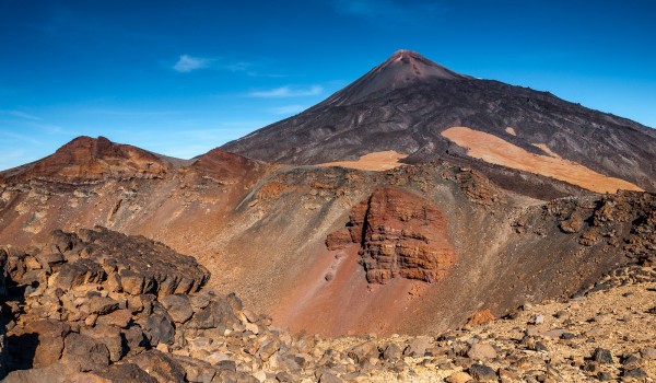krater Pico Viejo na zboczu Teide