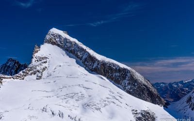 Oberaarhorn widziany z drogi na Finsteraarhorn (Alpy Berneńskie)