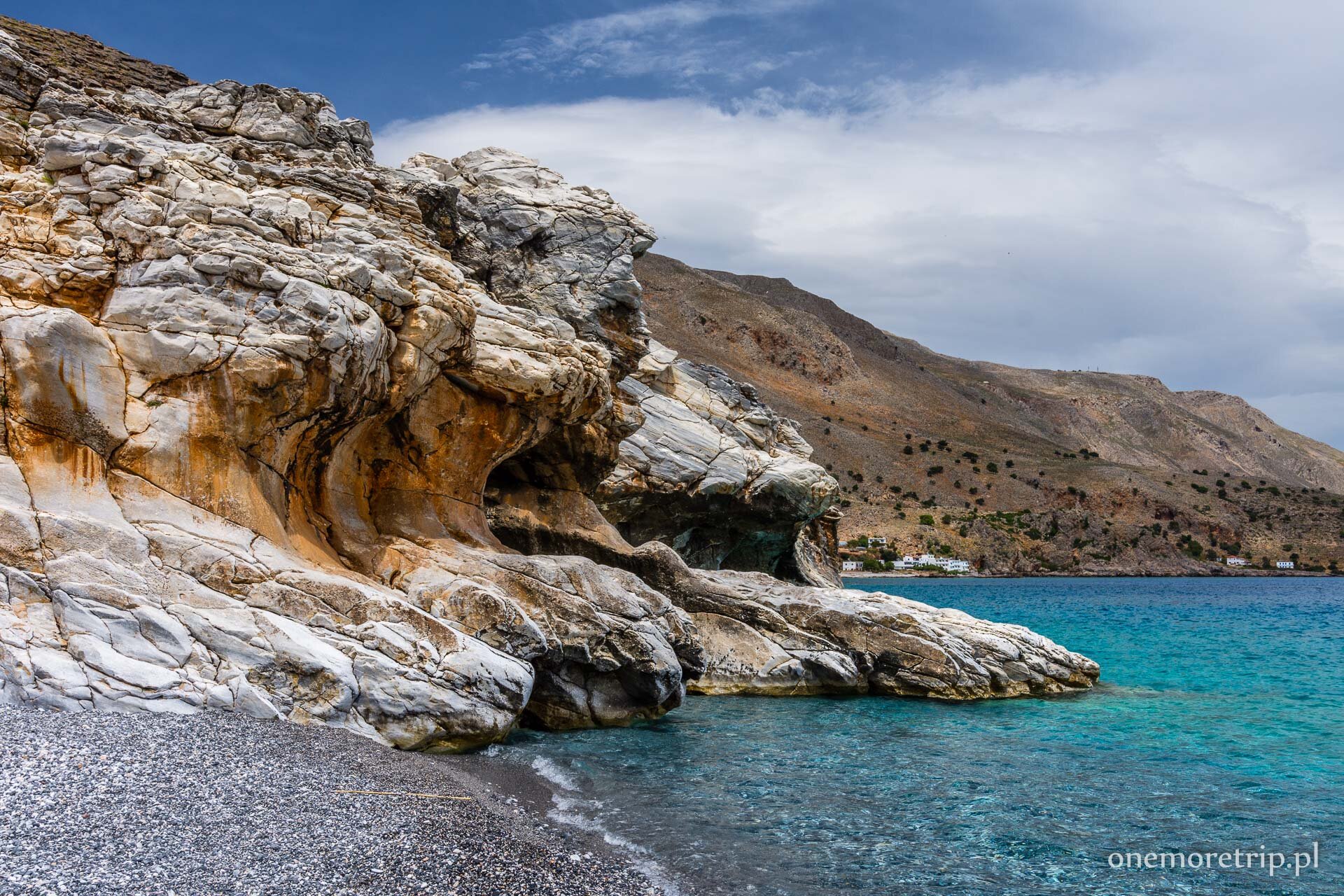 Wąwóz Aradena zakończony plażą Marmara