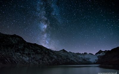 Droga Mleczna i lodowce Alp Berneńskich
