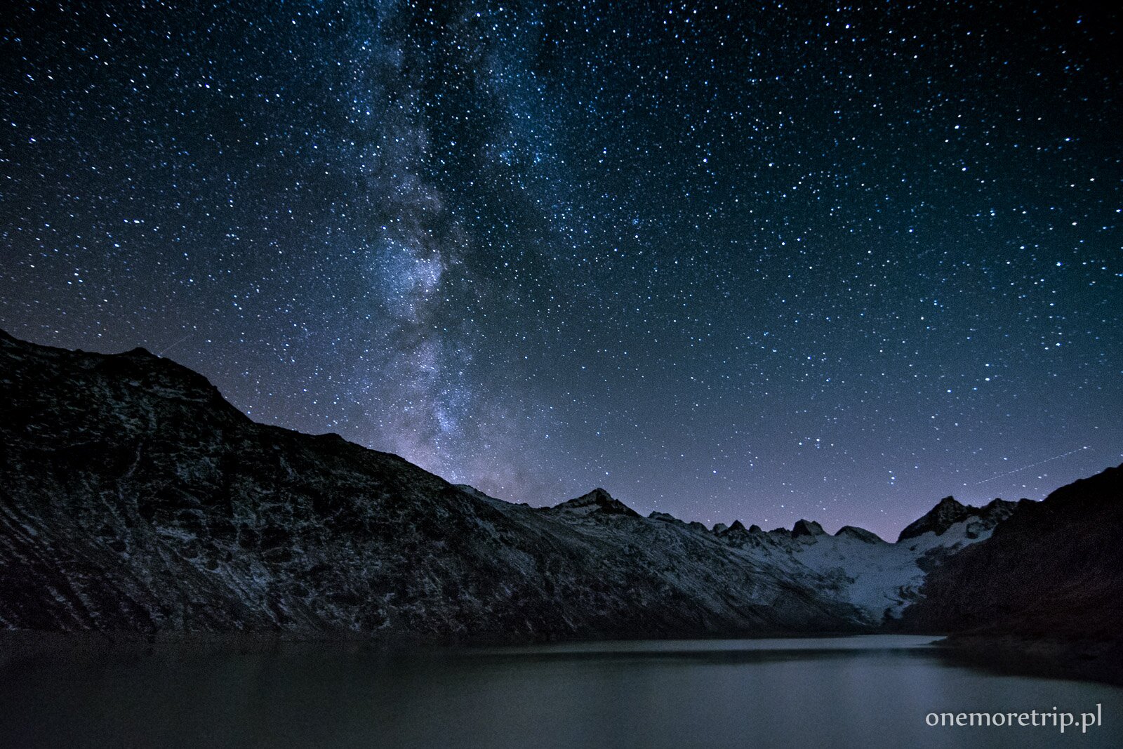 Droga Mleczna i lodowce Alp Berneńskich