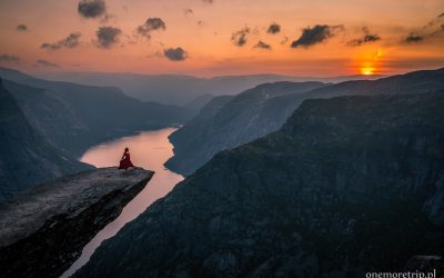 zachód słońca nad językiem trolla